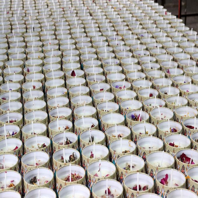 o óleo essencial luxuoso azul de vidro durável sem fumaça Eco-amigável de Bell de vento Scented velas no frasco de vidro