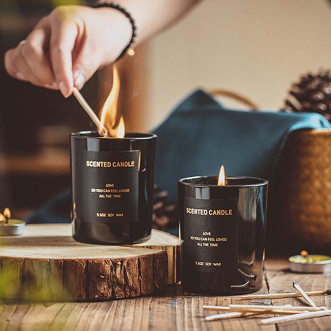 O presente duradouro sem fumaça de Amber Scented Mother Day Birthday Valentine Weddings Soy da madeira ajustou a vela por atacado