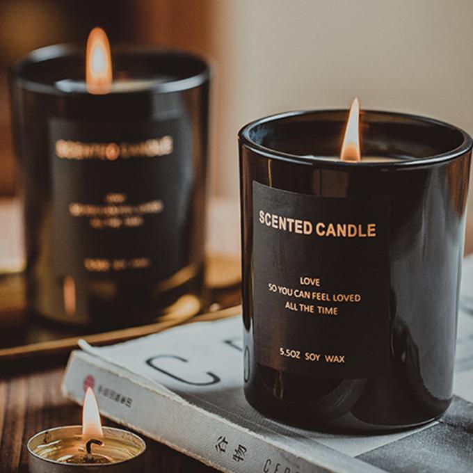O presente duradouro sem fumaça de Amber Scented Mother Day Birthday Valentine Weddings Soy da madeira ajustou a vela por atacado