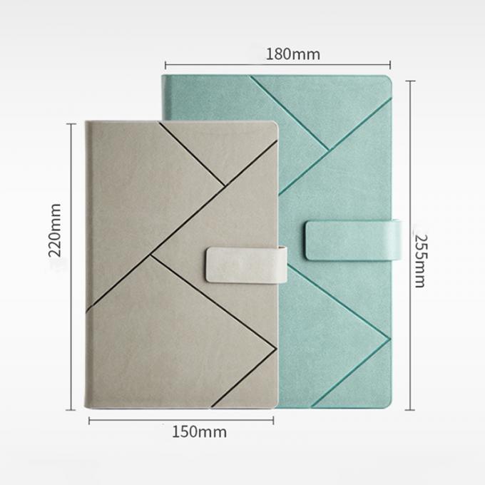 Linha de fechamento do caderno do preto do caderno A5 do negócio dos viajantes que liga jornais criativos diários do caderno