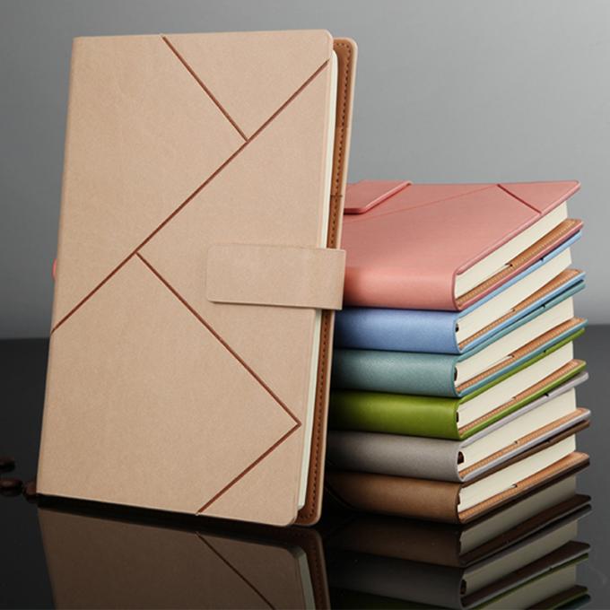 O caderno A5 por atacado ajustou o caderno do negócio B5 com logotipo feito sob encomenda