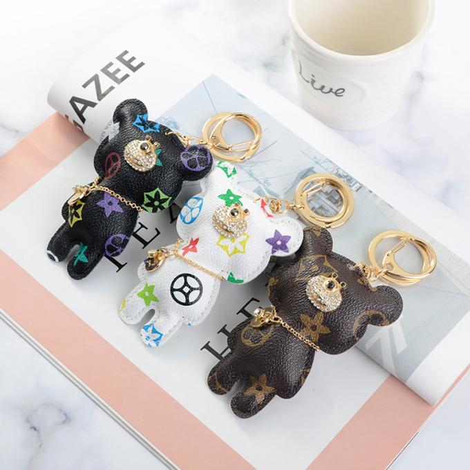 Acessórios de couro por atacado Diamond Bear Keychain Keychains dos ornamento do saco do pendente da corrente chave do cão do urso para mulheres