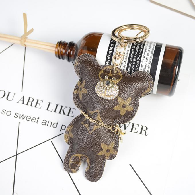 Acessórios de couro por atacado Diamond Bear Keychain Keychains dos ornamento do saco do pendente da corrente chave do cão do urso para mulheres