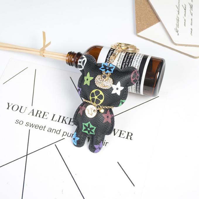 Acessórios de couro por atacado Diamond Bear Keychain Keychains dos ornamento do saco do pendente da corrente chave do cão do urso para mulheres