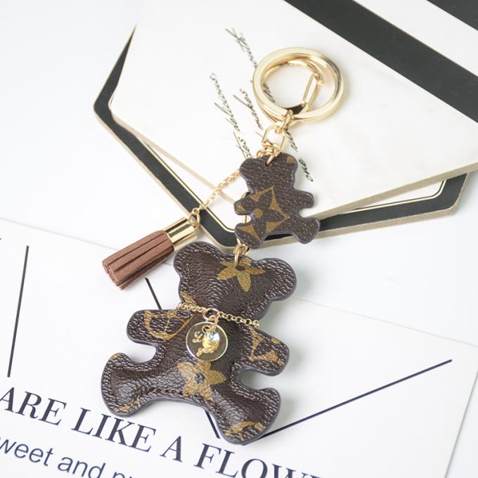 Acessórios de couro por atacado Diamond Bear Keychain Keychains dos ornamento do saco do pendente da corrente chave do cão do urso para mulheres