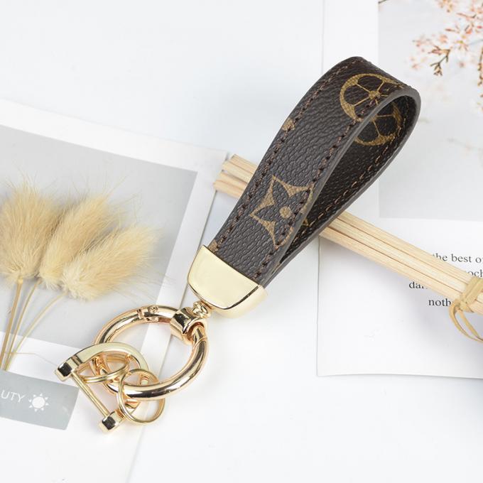 Acessórios de couro por atacado Diamond Bear Keychain Keychains dos ornamento do saco do pendente da corrente chave do cão do urso para mulheres