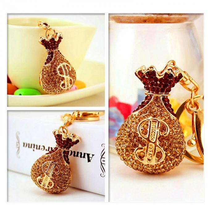 Acessórios por atacado Keyhains de Diamond Crystal Money Bag Car Key Ring Metal Pendant Women Bag para presentes